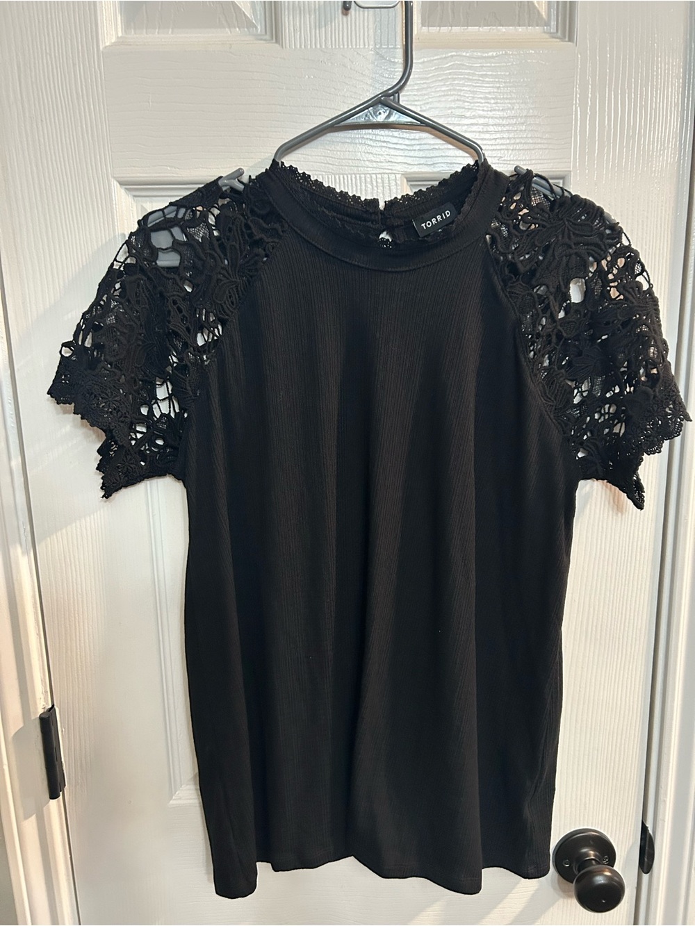 Torrid Crochet Raglan Crew top black size 00 short sleeve